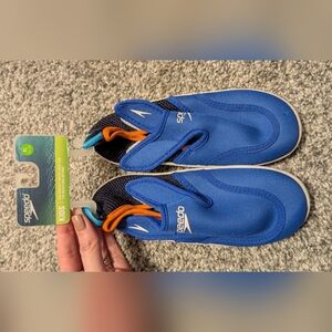 NWT Speedo Kids XL 11/12 Blue and Orange Water Shoes